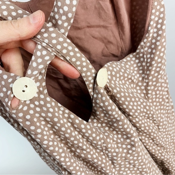 Urban Outfitters Daphne polka Dotted Cross-Back Button Romper Jumpsuit Playsuit - Picture 6 of 10